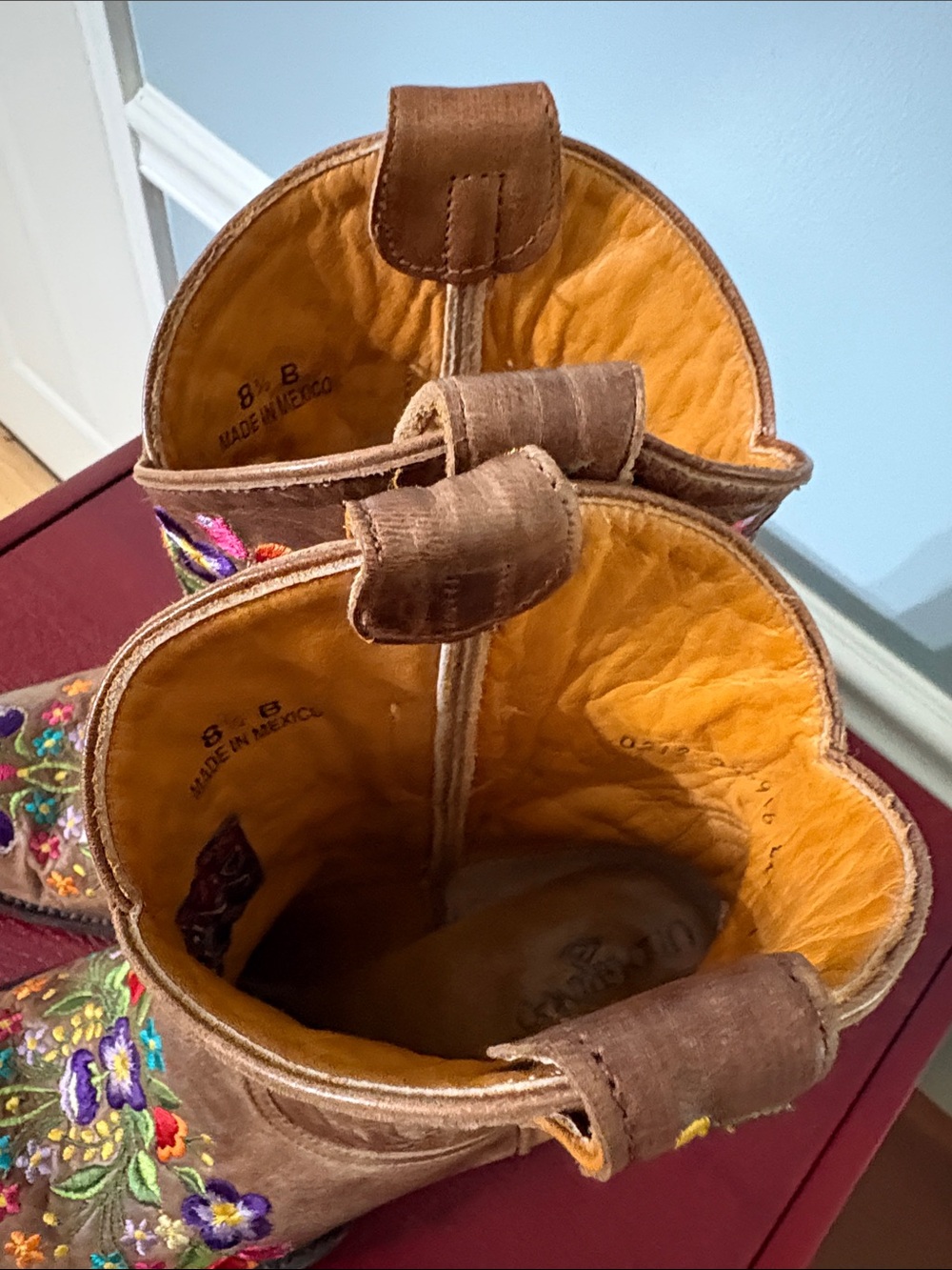 Old Gringo Brown Leather Ankle Boots with Colorful Floral Embroidery - Picture 9 of 11